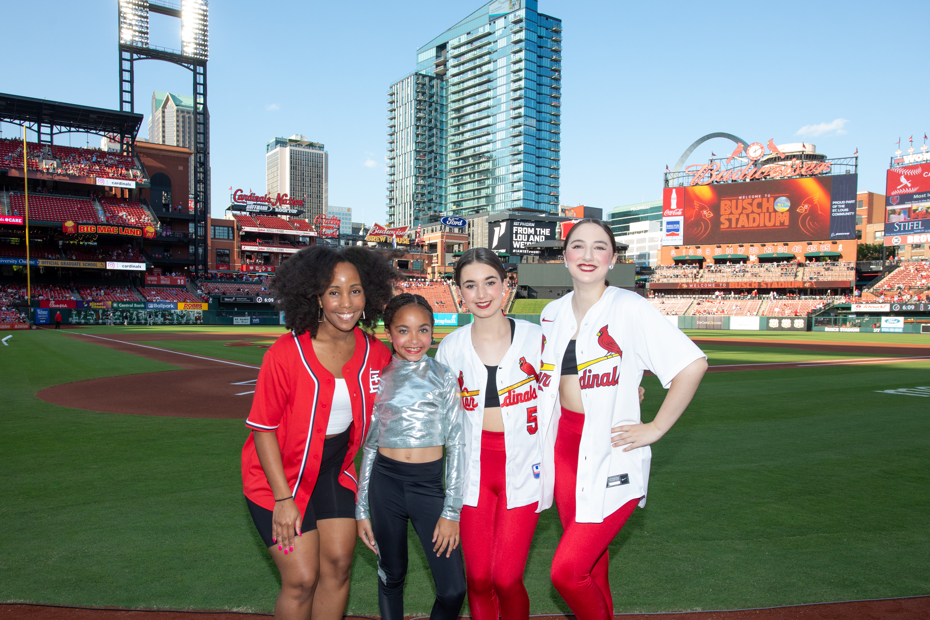 Pom-pom cheer and dance classes in Chesterfield, MO